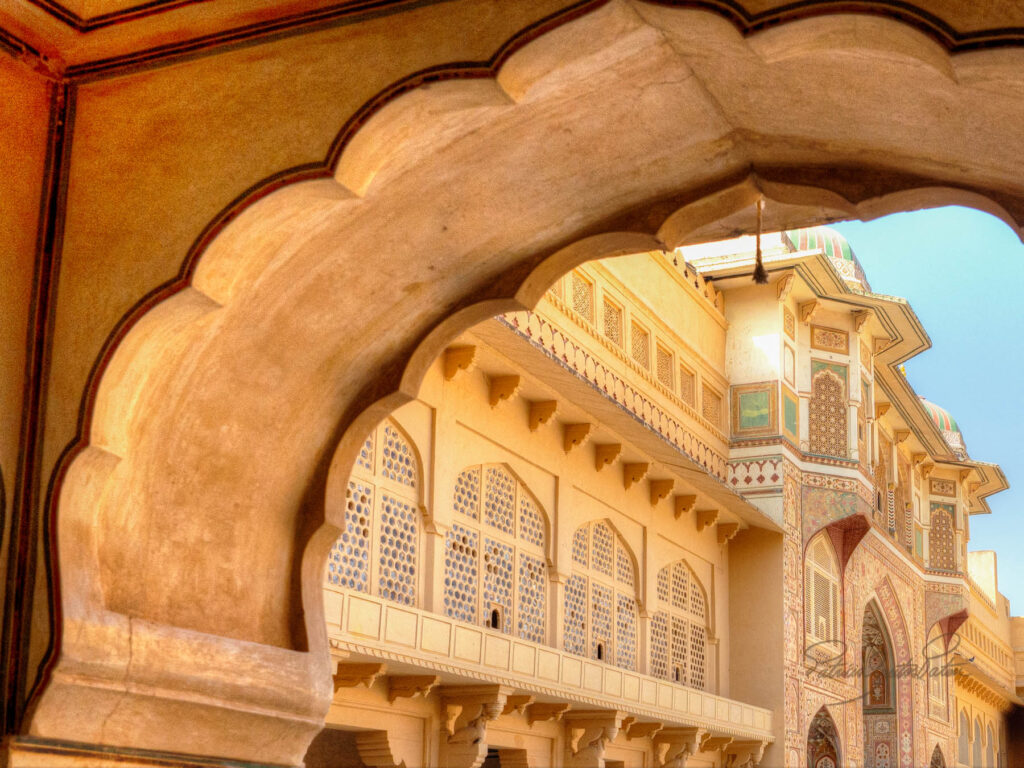 arch details of Amber Fort